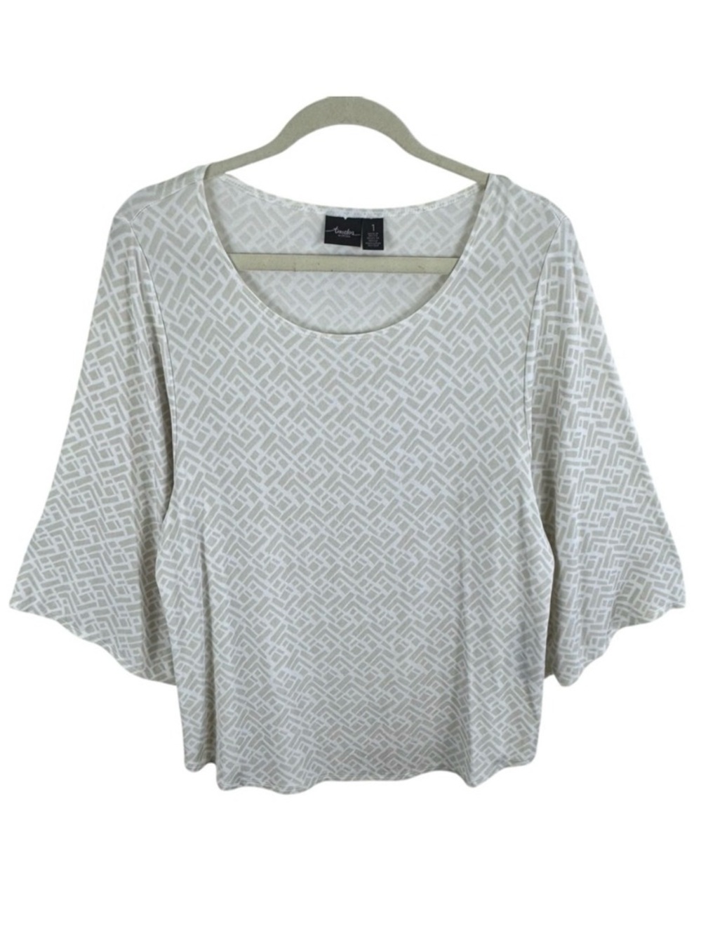 Travelers by Chico's Tan White Geometric Print 3/4 Relaxed Sleeve Top Size M